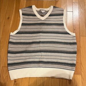 NWOT Grove and Hollow patterned sweater vest